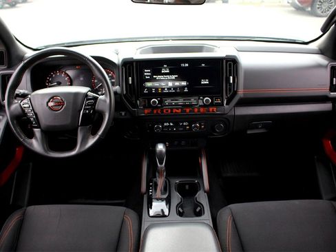 Used 2025 Nissan Frontier Pro-X image 23