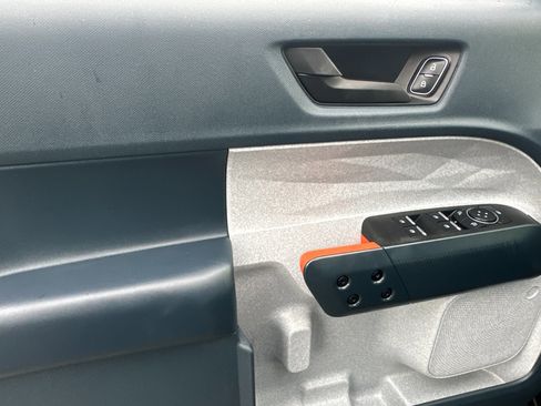 Certified 2023 Ford Maverick XLT w/ XLT Luxury Package image 12