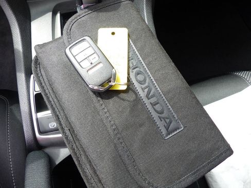 Used 2021 Honda Civic EX image 38