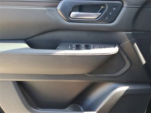 New 2025 Nissan Armada SL w/ Captain's Chari Seat Package image 21