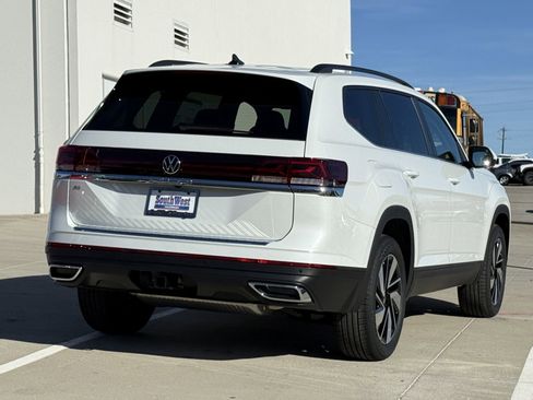 New 2026 Volkswagen Atlas SE image 4