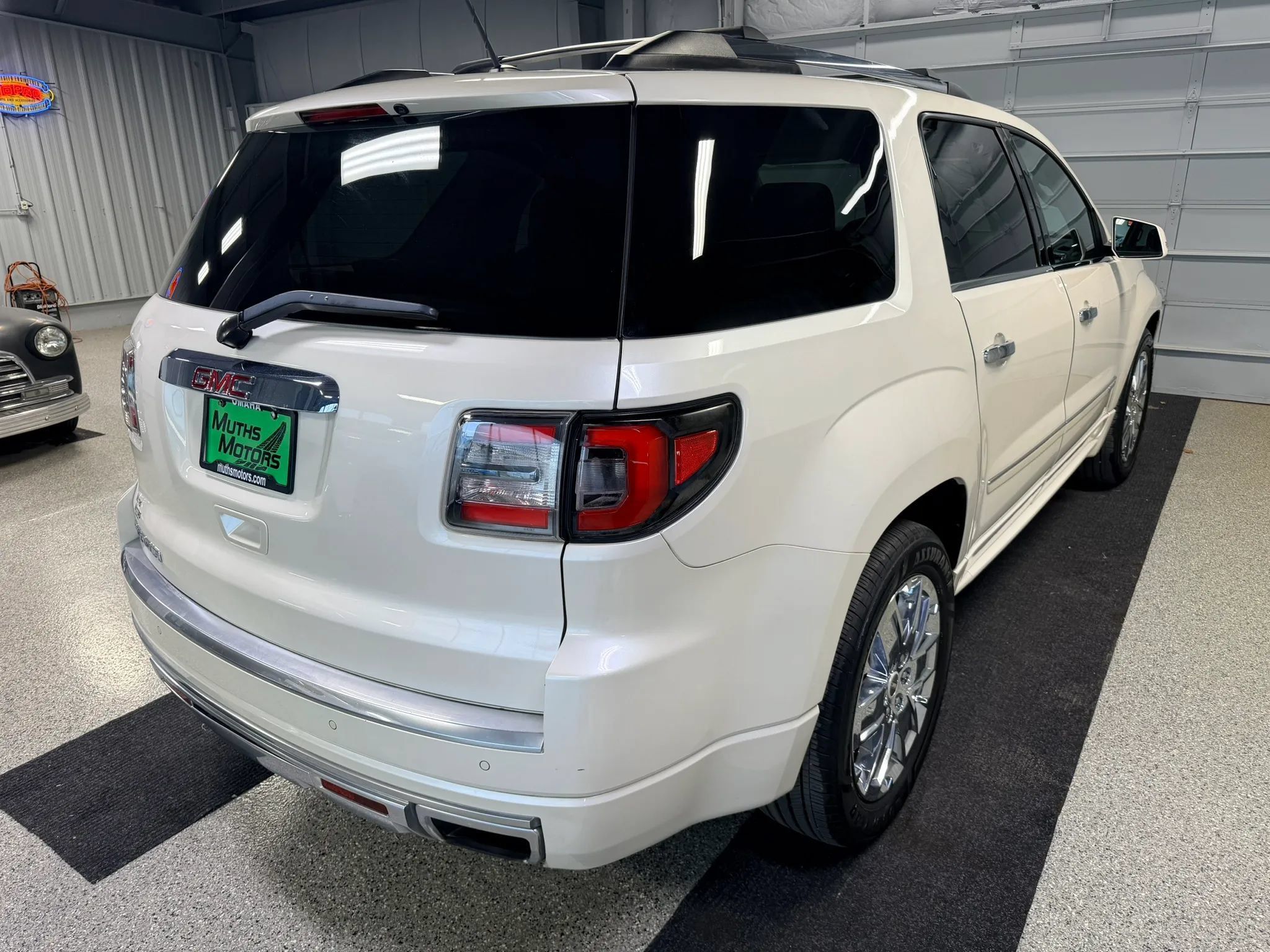 Used 2013 GMC Acadia Denali FWD image 3