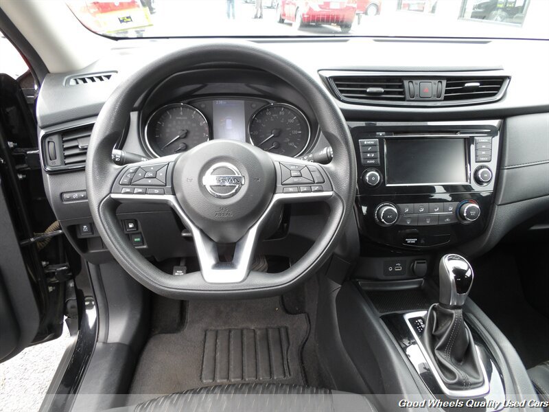 Used 2018 Nissan Rogue S FWD image 13