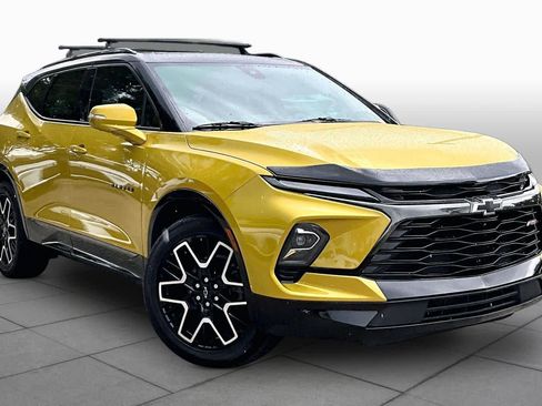 Used 2023 Chevrolet Blazer RS w/ Driver Confidence II Package FWD image 3