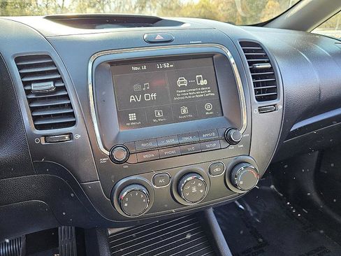 Used 2018 Kia Forte LX w/ LX Popular Package image 19