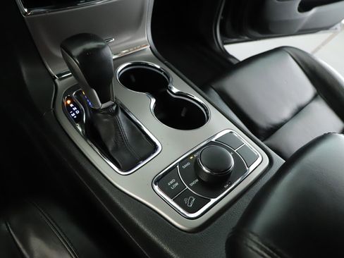 Used 2019 Jeep Grand Cherokee Limited image 15