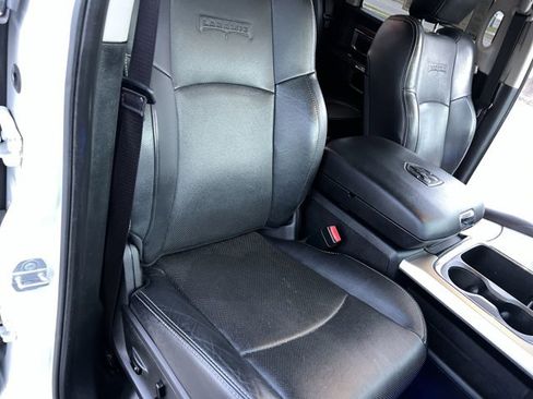 Used 2016 RAM 1500 Laramie w/ Convenience Group image 28