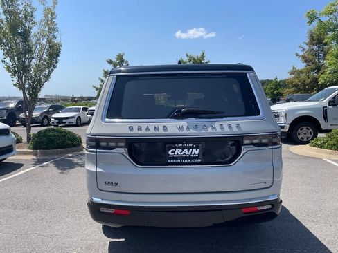 Used 2022 Jeep Grand Wagoneer Series III w/ Rear Seat Video Group 1 AWD/4WD image 6