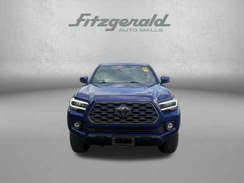 Used 2022 Toyota Tacoma TRD Off-Road w/ TRD Premium Off Road Package AWD/4WD image 2