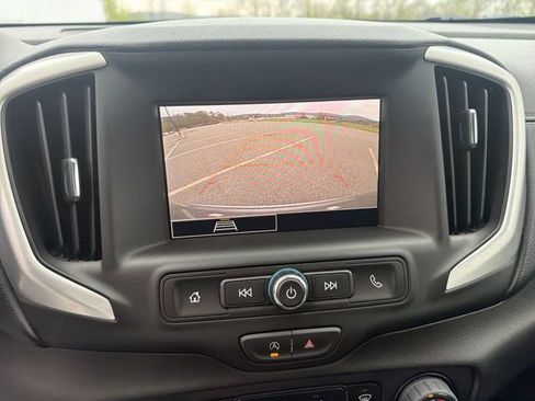 Used 2024 GMC Terrain SLE AWD/4WD image 15