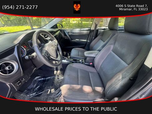 Used 2017 Toyota Corolla LE FWD image 5