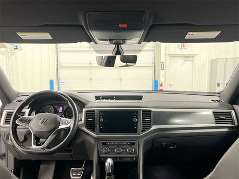 Used 2021 Volkswagen Atlas Cross Sport SE image 10