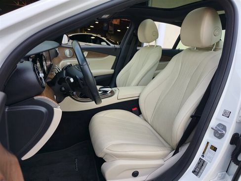 Used 2018 Mercedes-Benz E 400 4MATIC Sedan w/ Premium 1 Package image 14