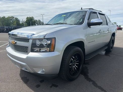 Used 2013 Chevrolet Avalanche LS w/ All-Star Edition AWD/4WD image 2
