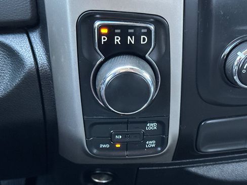 Used 2017 RAM 1500 Classic SLT AWD/4WD image 19