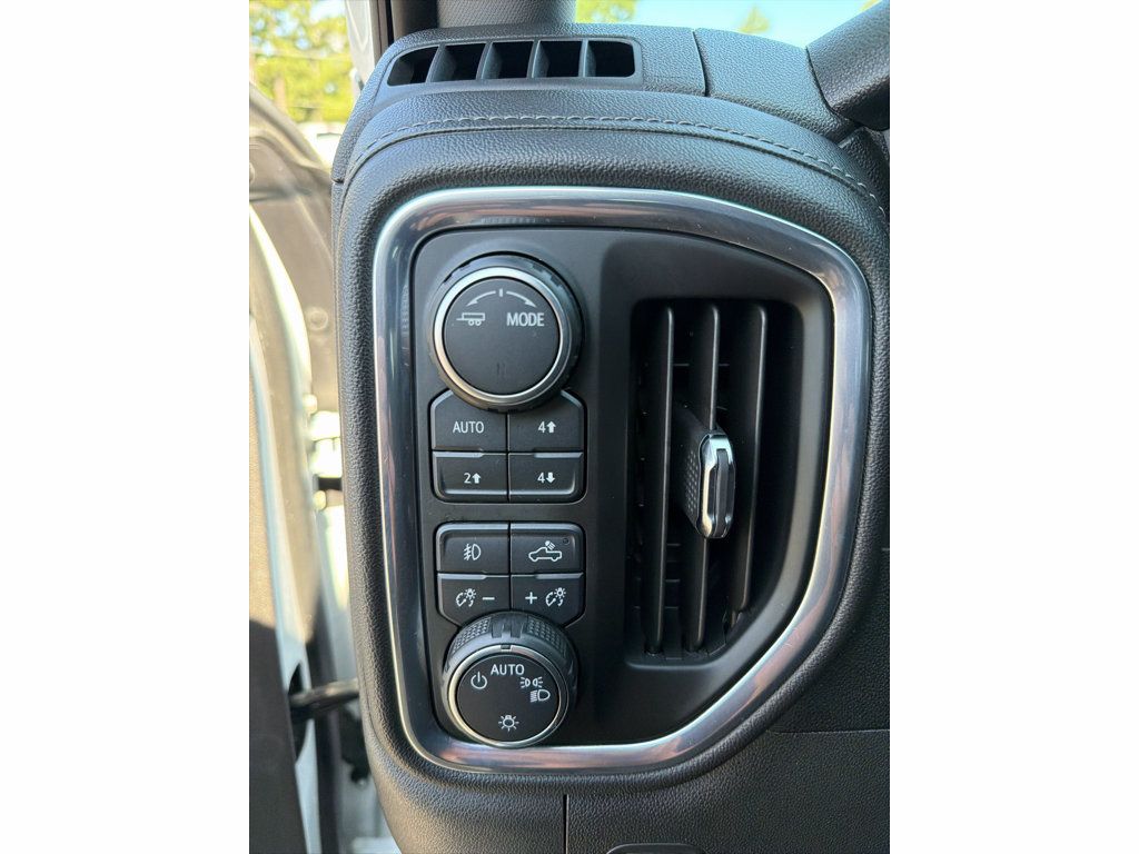 Used 2020 Chevrolet Silverado 1500 RST AWD/4WD image 17