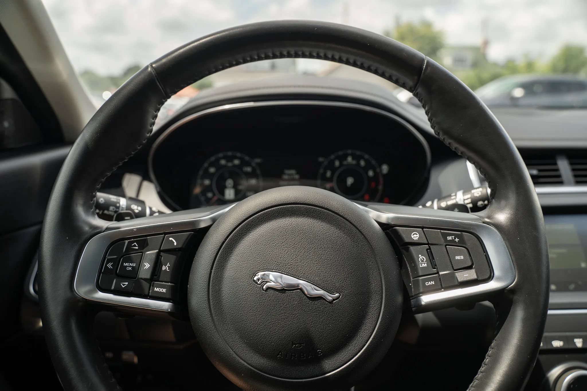 Used 2020 Jaguar E-PACE SE AWD/4WD image 21