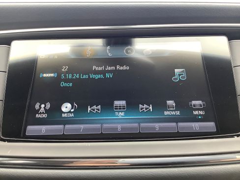 Used 2018 Buick Enclave Essence AWD/4WD image 20