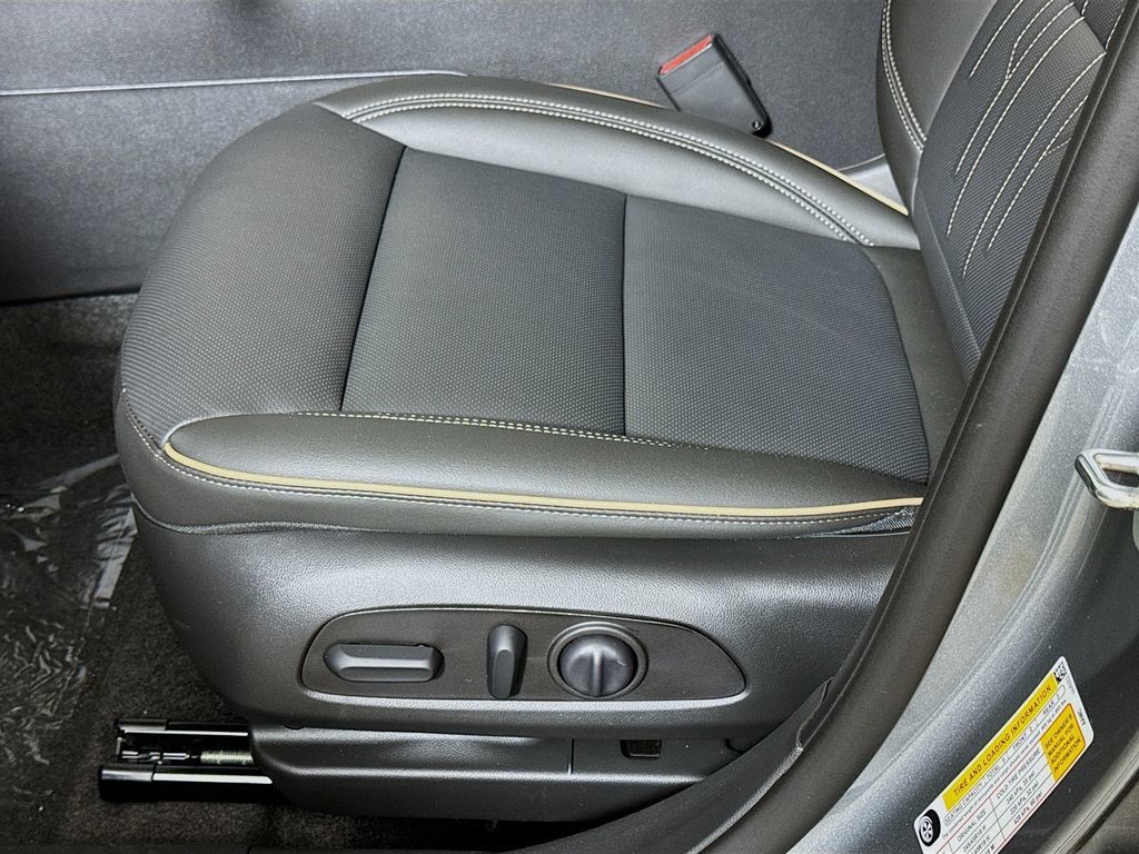 New 2026 Buick Envista Avenir FWD image 16