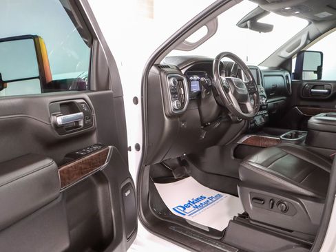 Used 2021 GMC Sierra 2500 Denali w/ Denali Ultimate Package AWD/4WD image 3