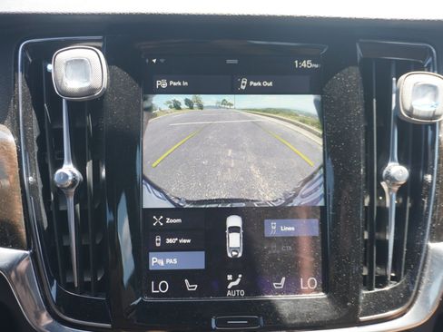 Used 2018 Volvo S90 T6 Momentum w/ Convenience Package image 28