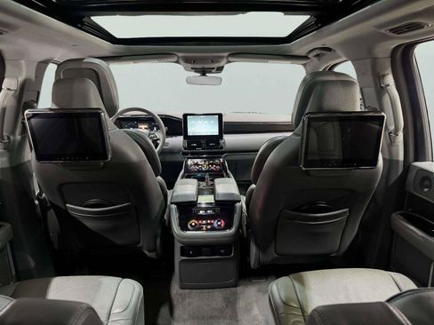 Used 2018 Lincoln Navigator Reserve w/ Technology Package AWD/4WD image 44