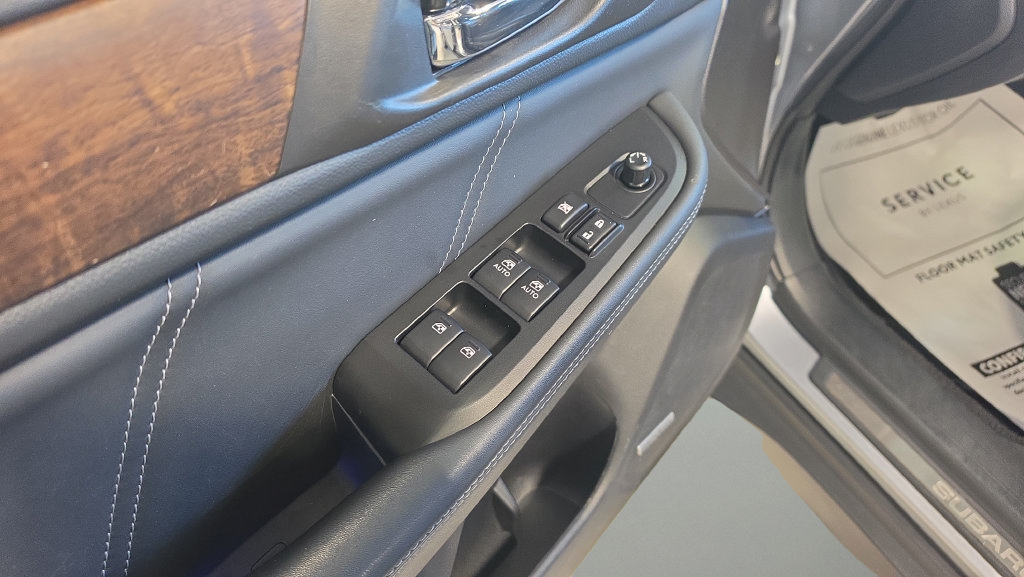 Used 2018 Subaru Outback 3.6R Limited AWD/4WD image 13