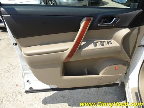 Used 2010 Toyota Highlander Limited AWD/4WD image 28