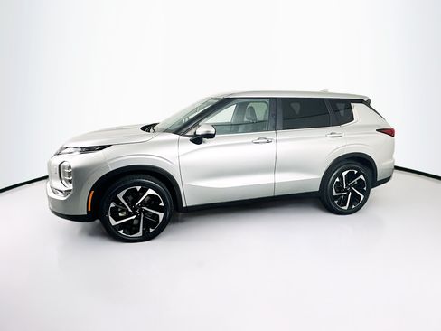Used 2024 Mitsubishi Outlander SE AWD/4WD image 4