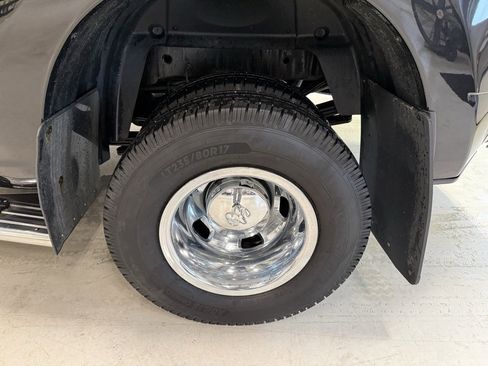 Used 2017 RAM 3500 Tradesman w/ Chrome Appearance Group image 10