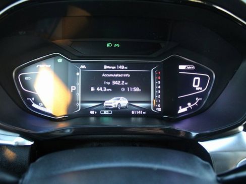 Used 2022 Kia Niro EX Premium image 12