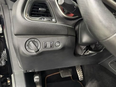 Used 2019 Dodge Challenger SRT Hellcat Redeye image 16