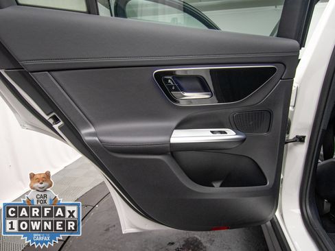 Used 2025 Mercedes-Benz GLC 300 4MATIC image 24