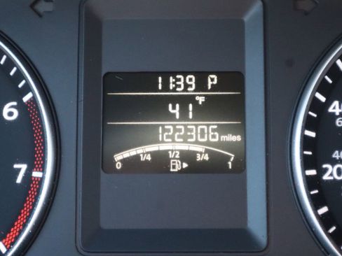 Used 2013 Volkswagen Jetta SE image 43