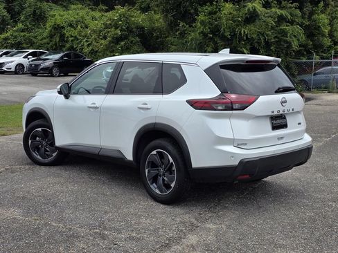 Used 2024 Nissan Rogue SV FWD image 5
