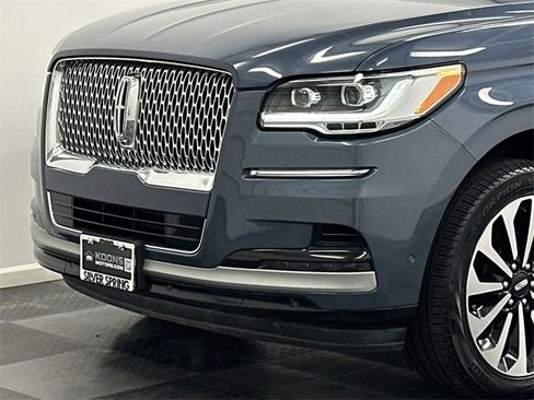 Used 2022 Lincoln Navigator Reserve image 2