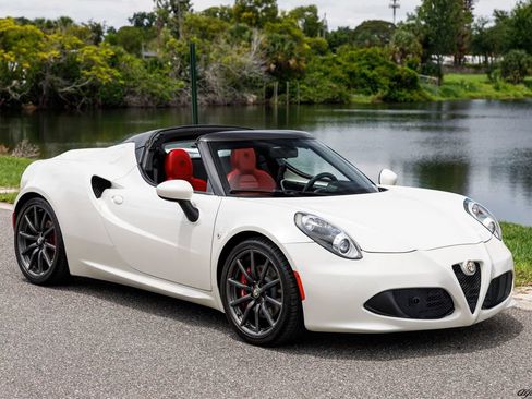 Used 2016 Alfa Romeo 4C Spider w/ Convenience Group - Spider RWD image 1
