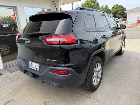 Used 2016 Jeep Cherokee Sport AWD/4WD image 2