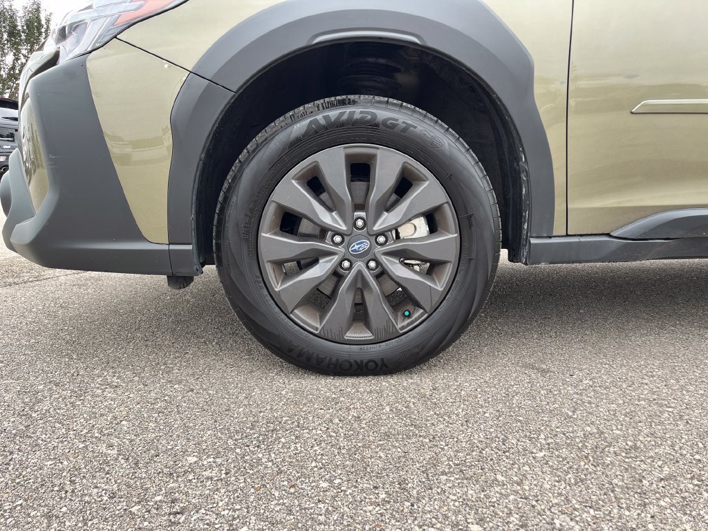Used 2025 Subaru Outback Onyx Edition AWD/4WD image 24