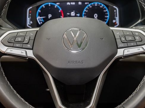 Used 2023 Volkswagen Taos SEL AWD/4WD image 13