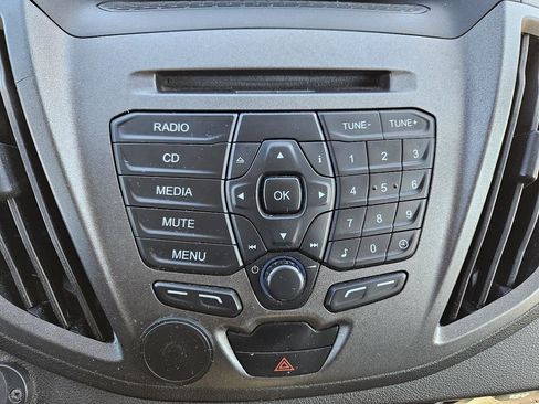 Used 2018 Ford Transit 350 XL image 41