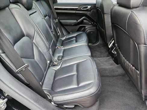 Used 2017 Porsche Cayenne S Platinum image 20