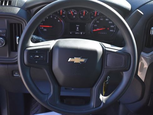 Used 2020 Chevrolet Silverado 1500 Custom w/ Custom Value Package image 17