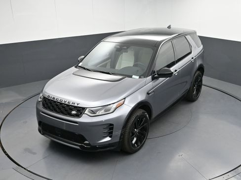 New 2024 Land Rover Discovery Sport Dynamic SE image 30