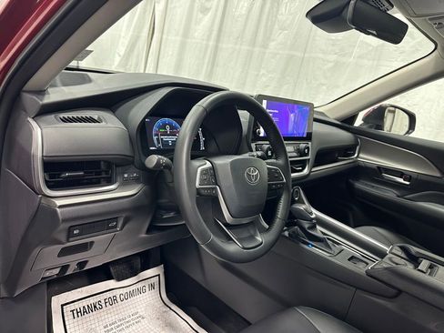 Used 2025 Toyota Grand Highlander FWD image 15