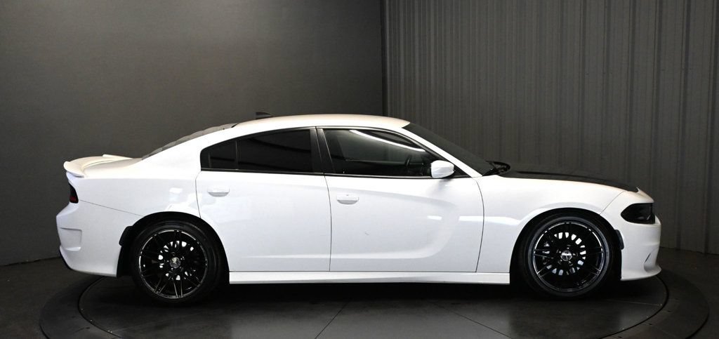 Used 2019 Dodge Charger R/T w/ Plus Group RWD image 4