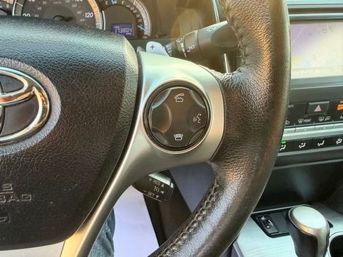 Used 2012 Toyota Camry SE w/ Leather Pkg image 25