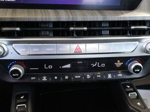 Used 2023 Kia Telluride EX w/ EX Captain's Chair Package FWD image 29