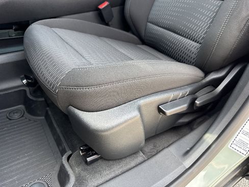New 2026 Chevrolet Equinox LT w/ Safety and Technology Package FWD image 11
