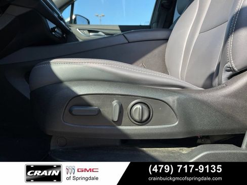 Used 2023 Buick Enclave Essence FWD image 11